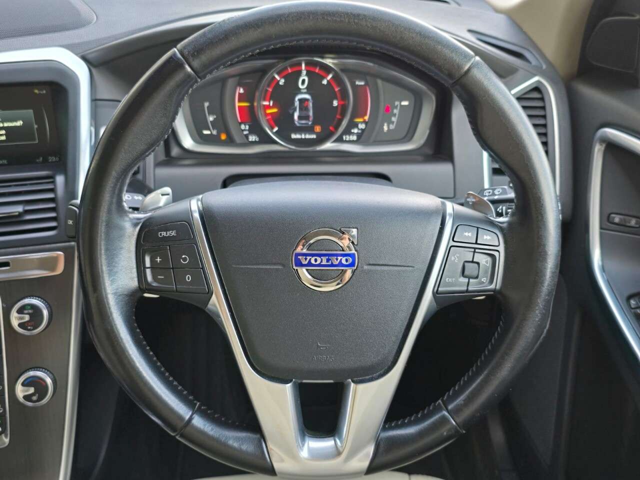 2016 VOLVO XC60 2016 VOLVO XC60