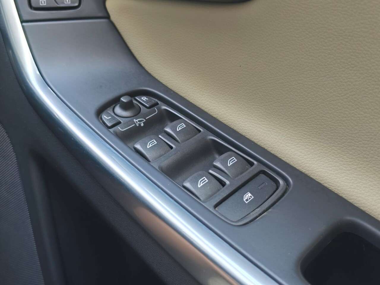 2016 VOLVO XC60 2016 VOLVO XC60