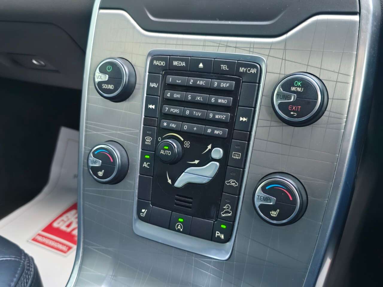 2012 VOLVO XC70 2012 VOLVO XC70