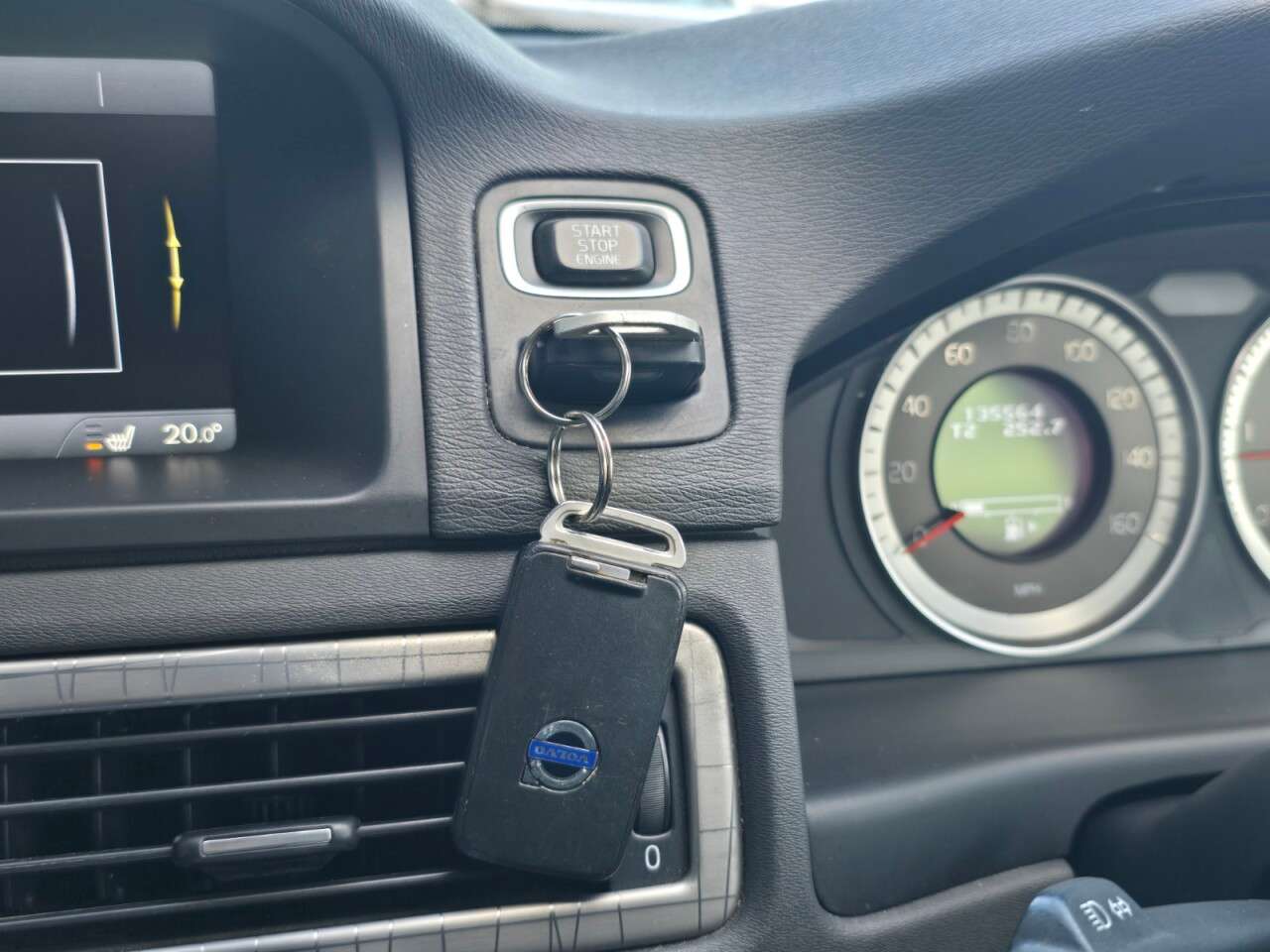 2012 VOLVO XC70 2012 VOLVO XC70