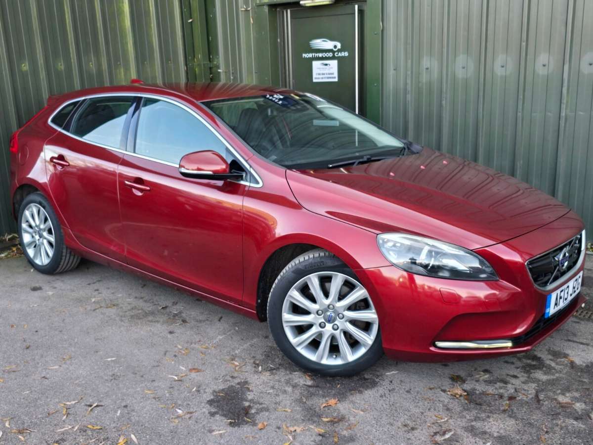 Check out this Volvo V40 2013 Diesel Automatic