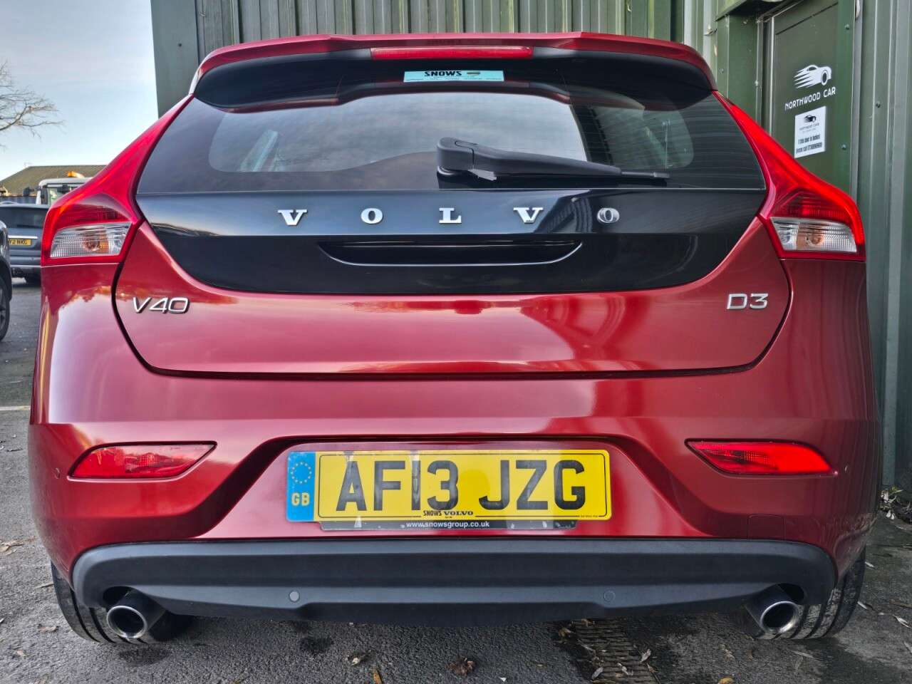 2013 VOLVO V40 2013 VOLVO V40