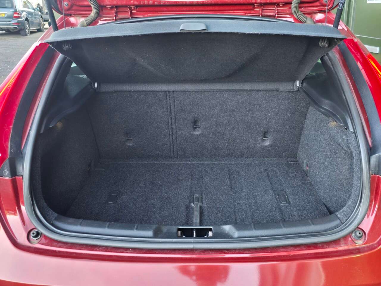 2013 VOLVO V40 2013 VOLVO V40