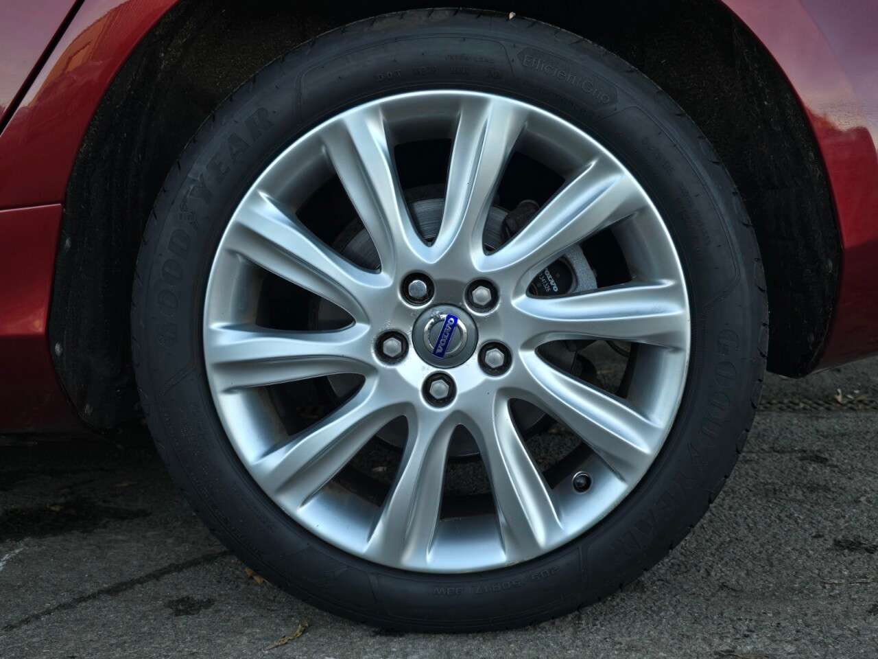 2013 VOLVO V40 2013 VOLVO V40