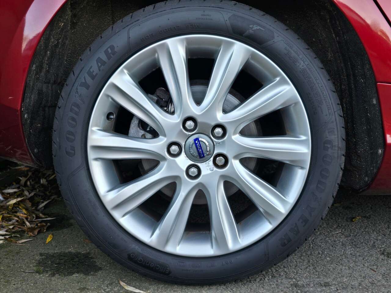 2013 VOLVO V40 2013 VOLVO V40