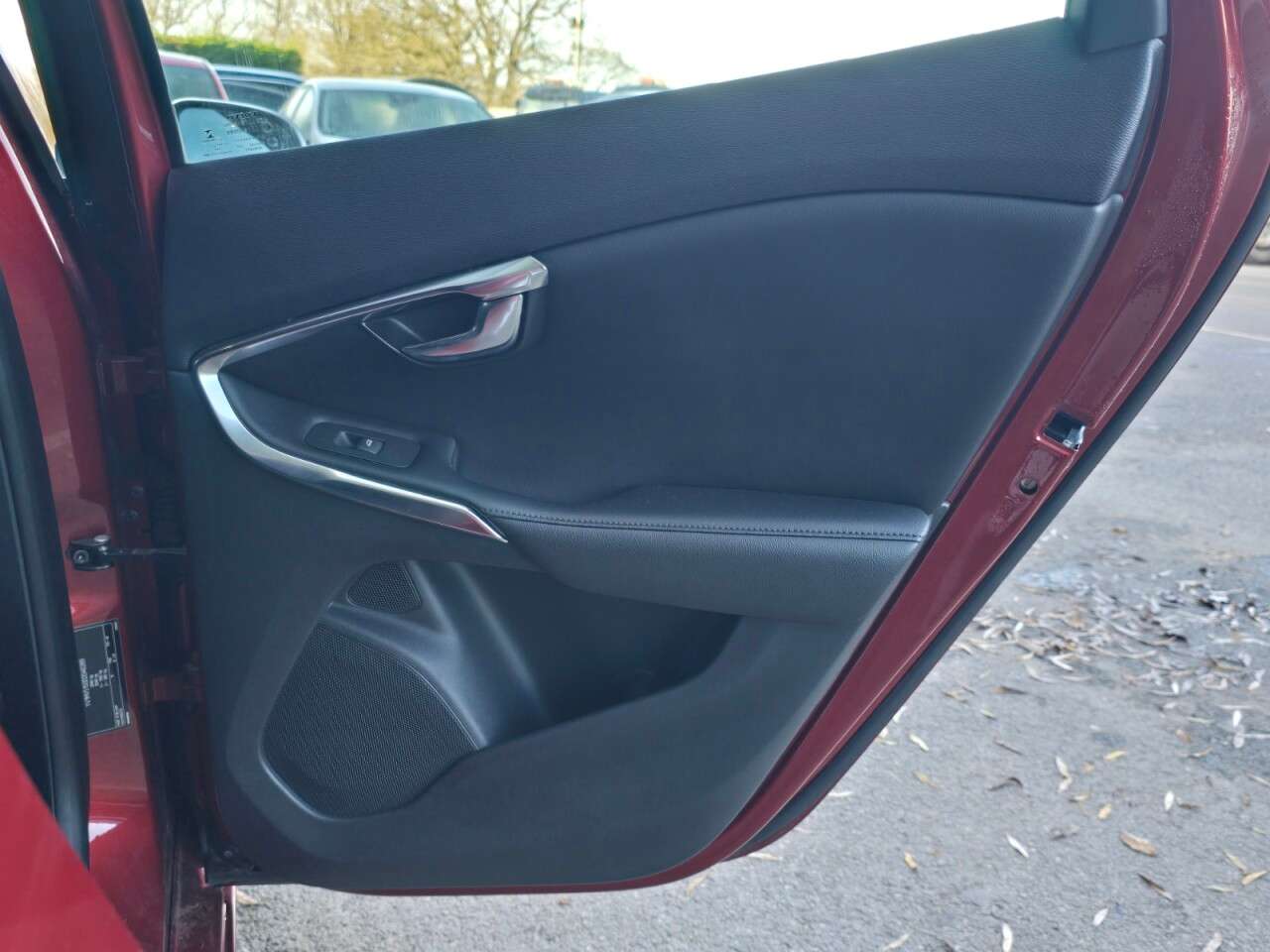 2013 VOLVO V40 2013 VOLVO V40