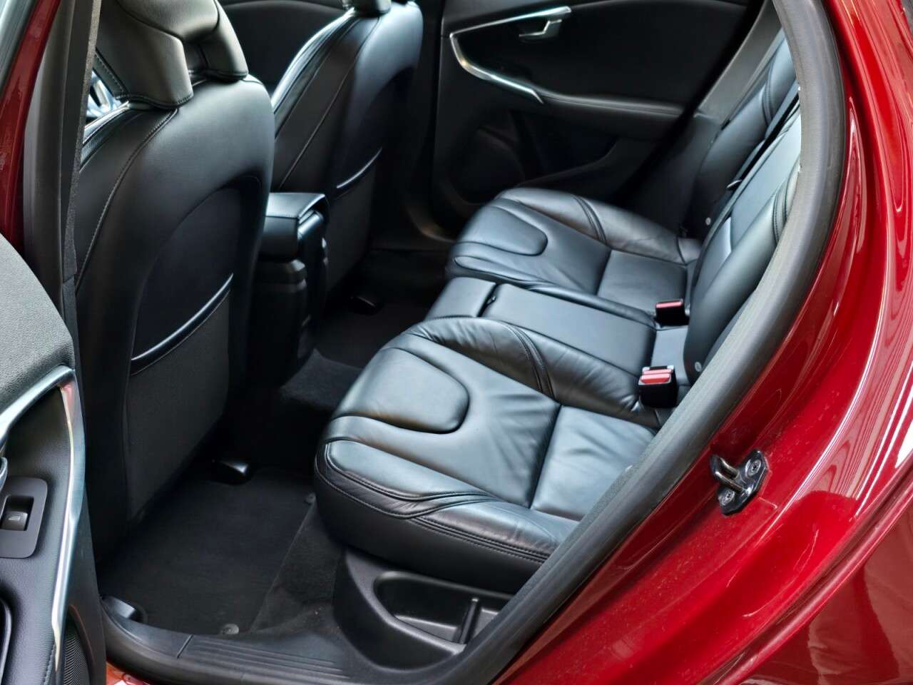 2013 VOLVO V40 2013 VOLVO V40