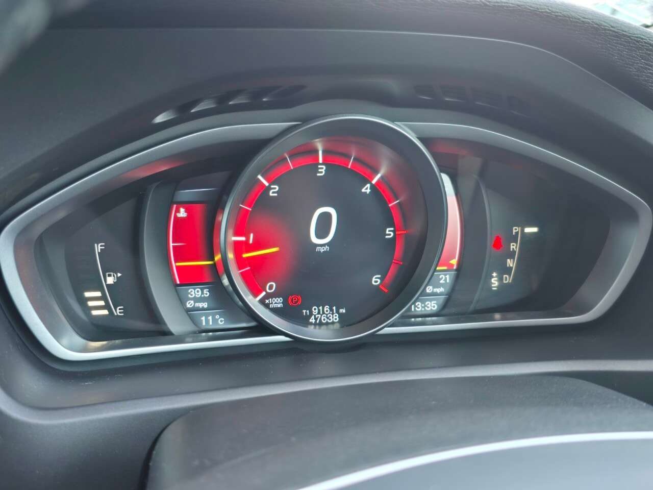 2013 VOLVO V40 2013 VOLVO V40