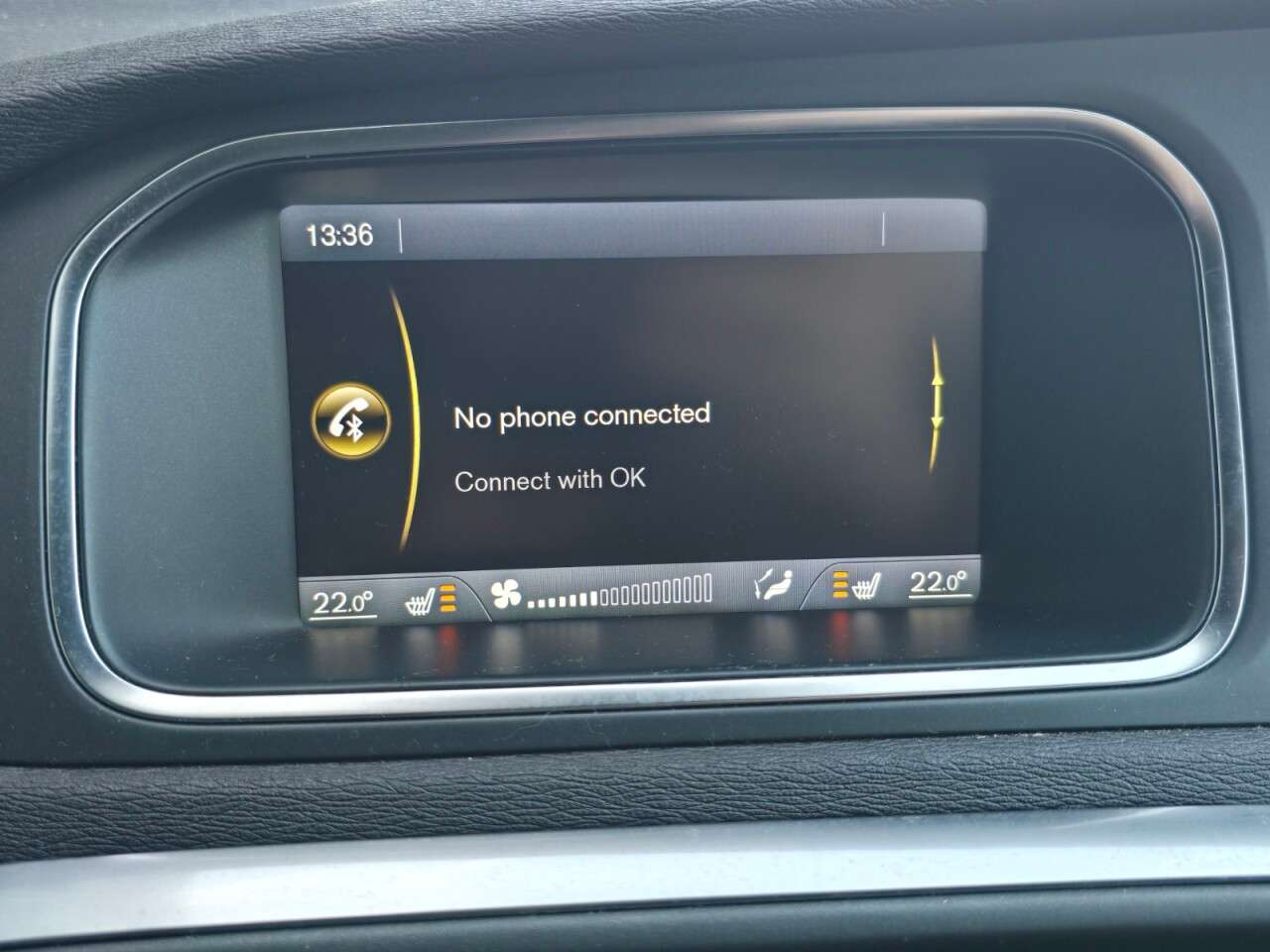 2013 VOLVO V40 2013 VOLVO V40