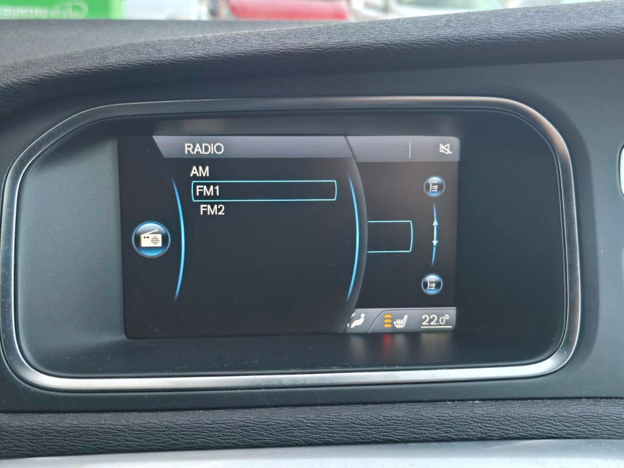 2013 VOLVO V40 2013 VOLVO V40