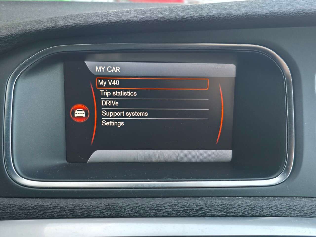 2013 VOLVO V40 2013 VOLVO V40