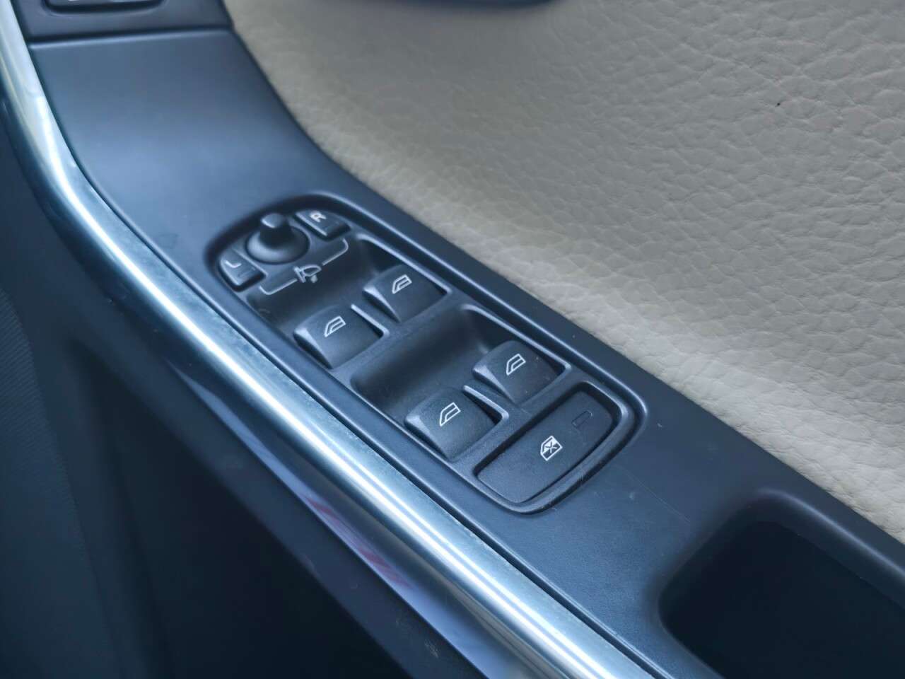 2013 VOLVO XC60 2013 VOLVO XC60