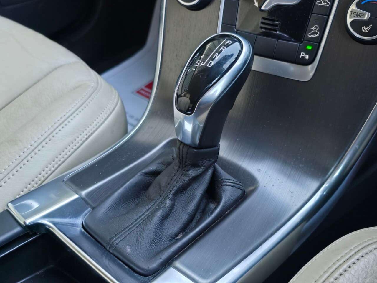 2013 VOLVO XC60 2013 VOLVO XC60