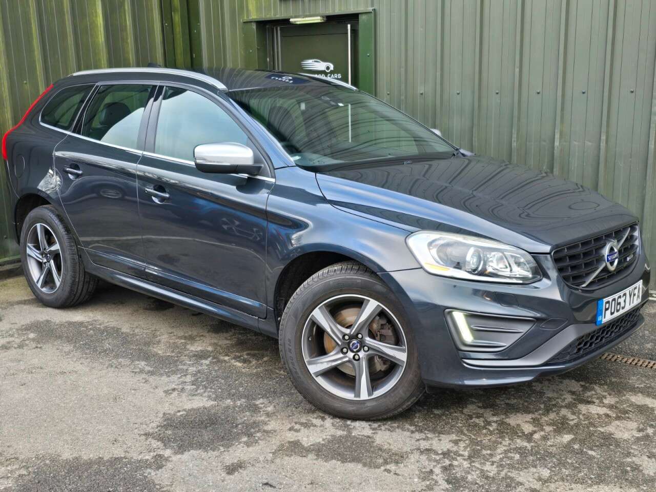 A 2013 VOLVO XC60 2.4 D4 R-Design Lux Nav SUV 5dr Diesel Manual AWD Euro 5 (s/s) (163 ps) Gre A 2013 VOLVO XC60 2.4 D4 R-Design Lux Nav SUV 5dr Diesel Manual AWD Euro 5 (s/s) (163 ps) Gre