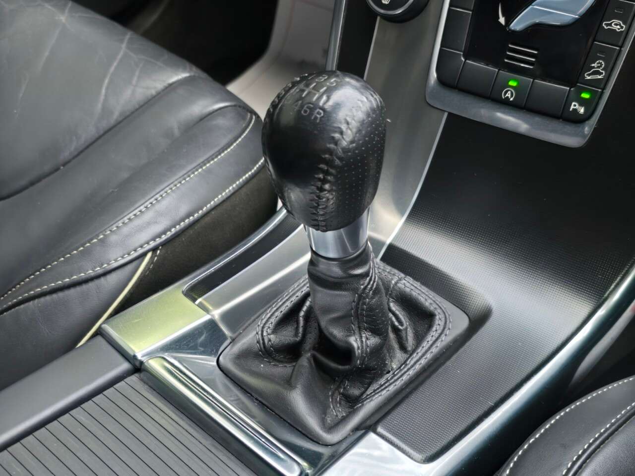 2013 VOLVO XC60 2013 VOLVO XC60