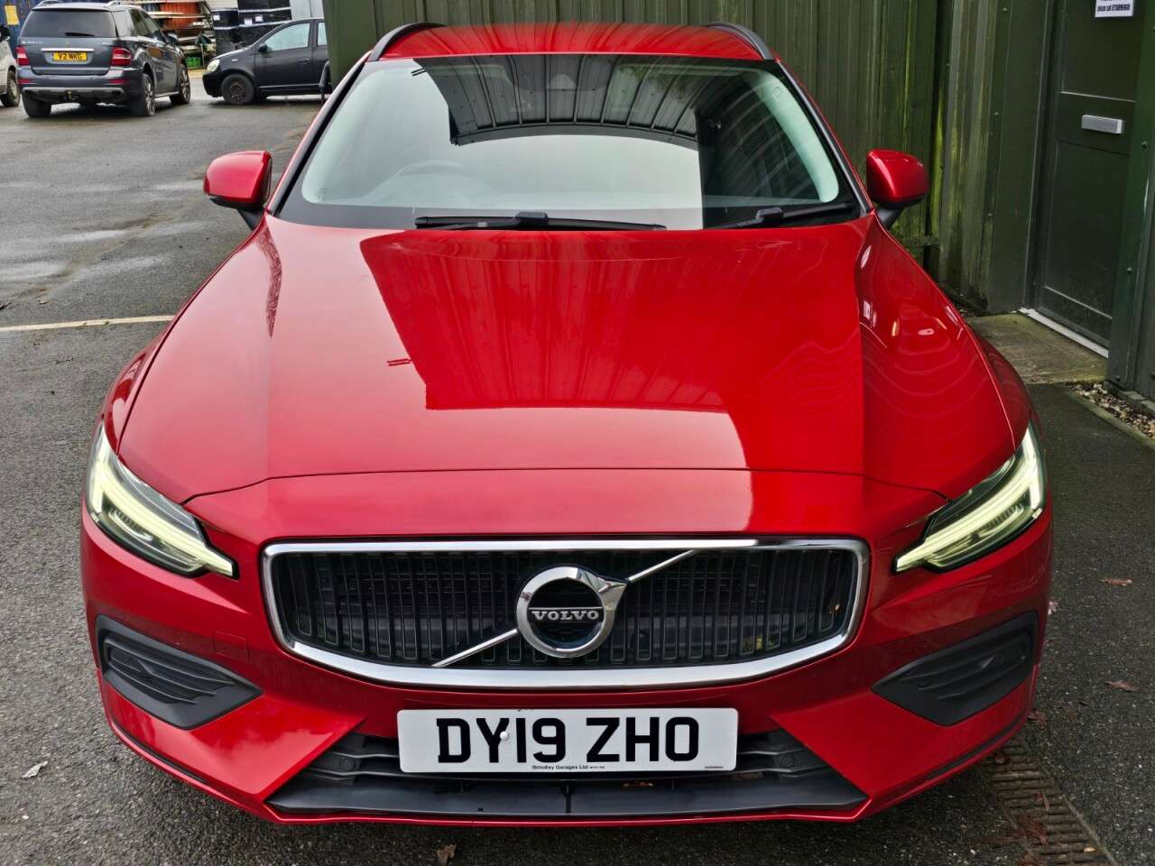 2019 VOLVO V60 2019 VOLVO V60