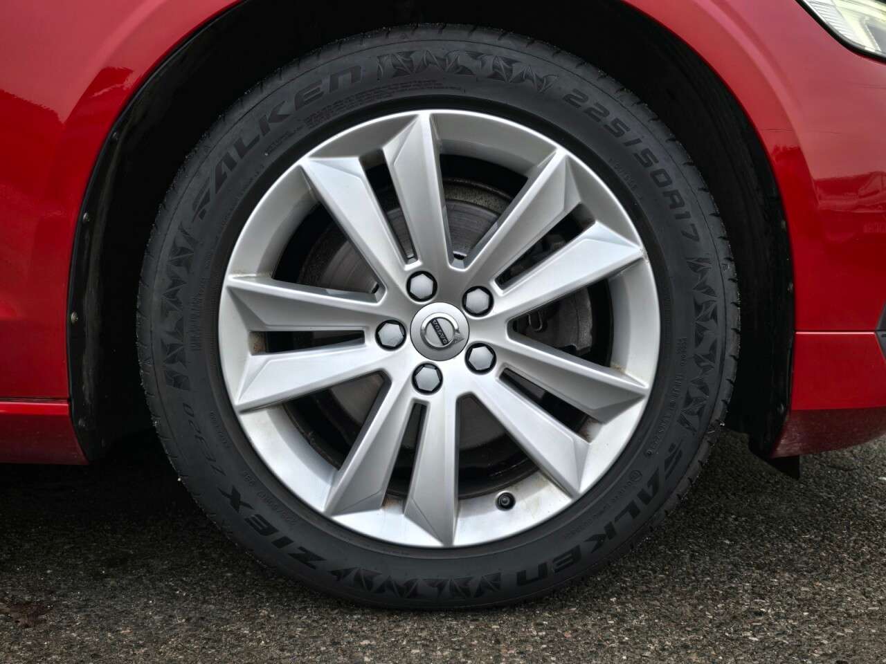 2019 VOLVO V60 2019 VOLVO V60