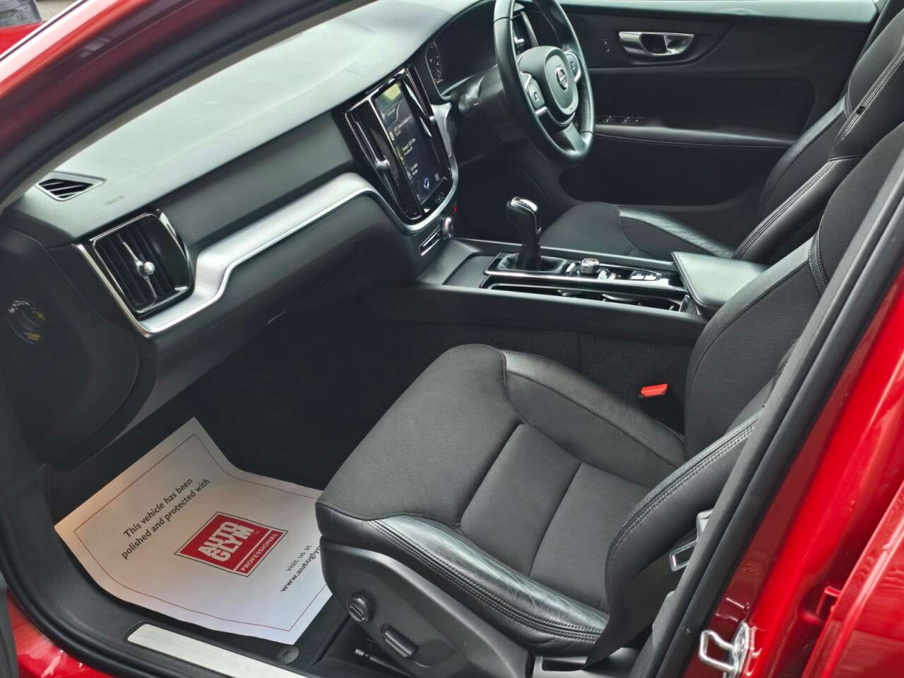 2019 VOLVO V60 2019 VOLVO V60