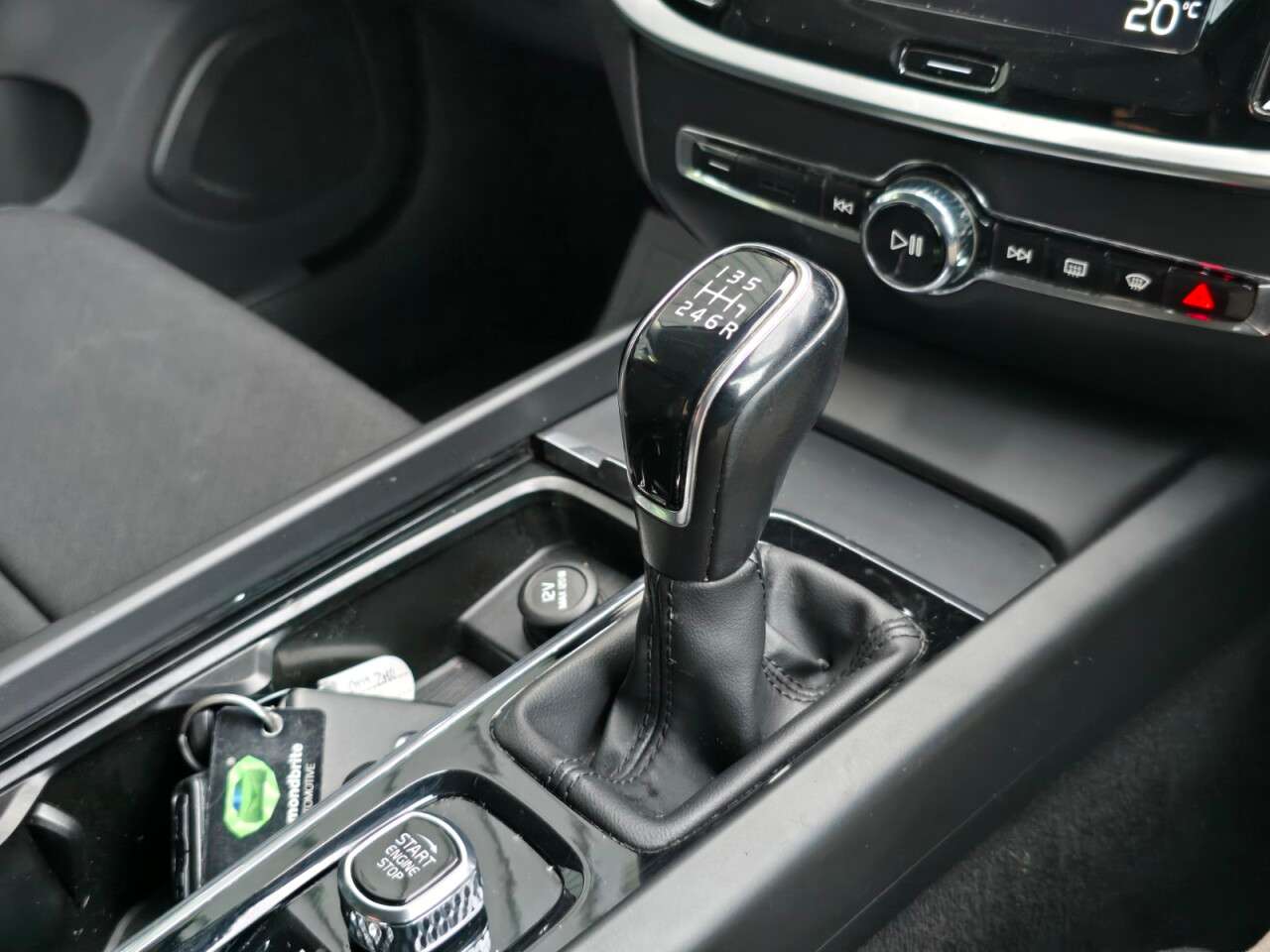 2019 VOLVO V60 2019 VOLVO V60