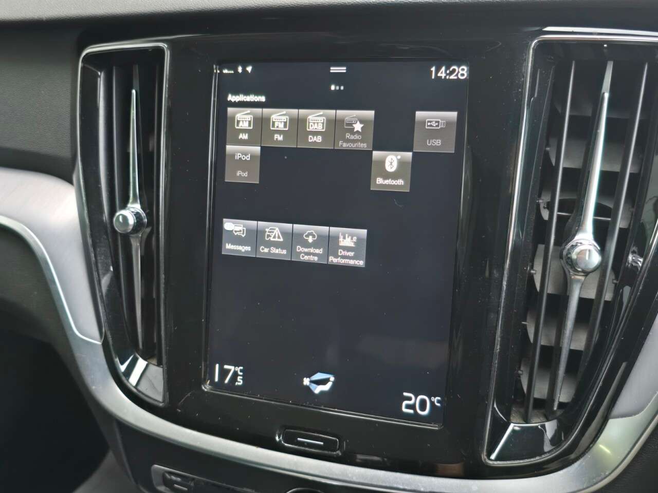 2019 VOLVO V60 2019 VOLVO V60