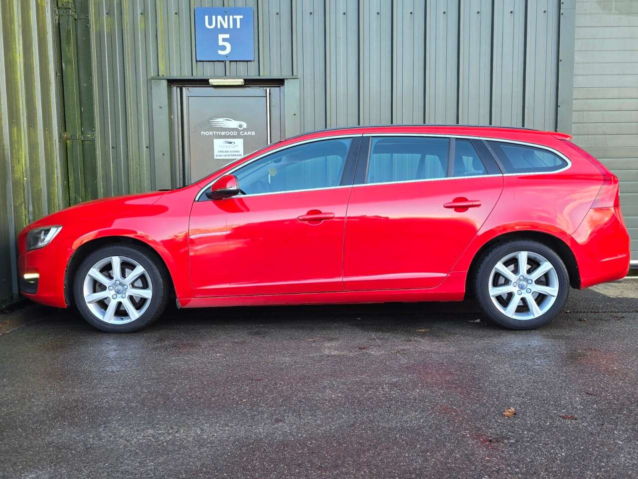 2016 VOLVO V60 2016 VOLVO V60