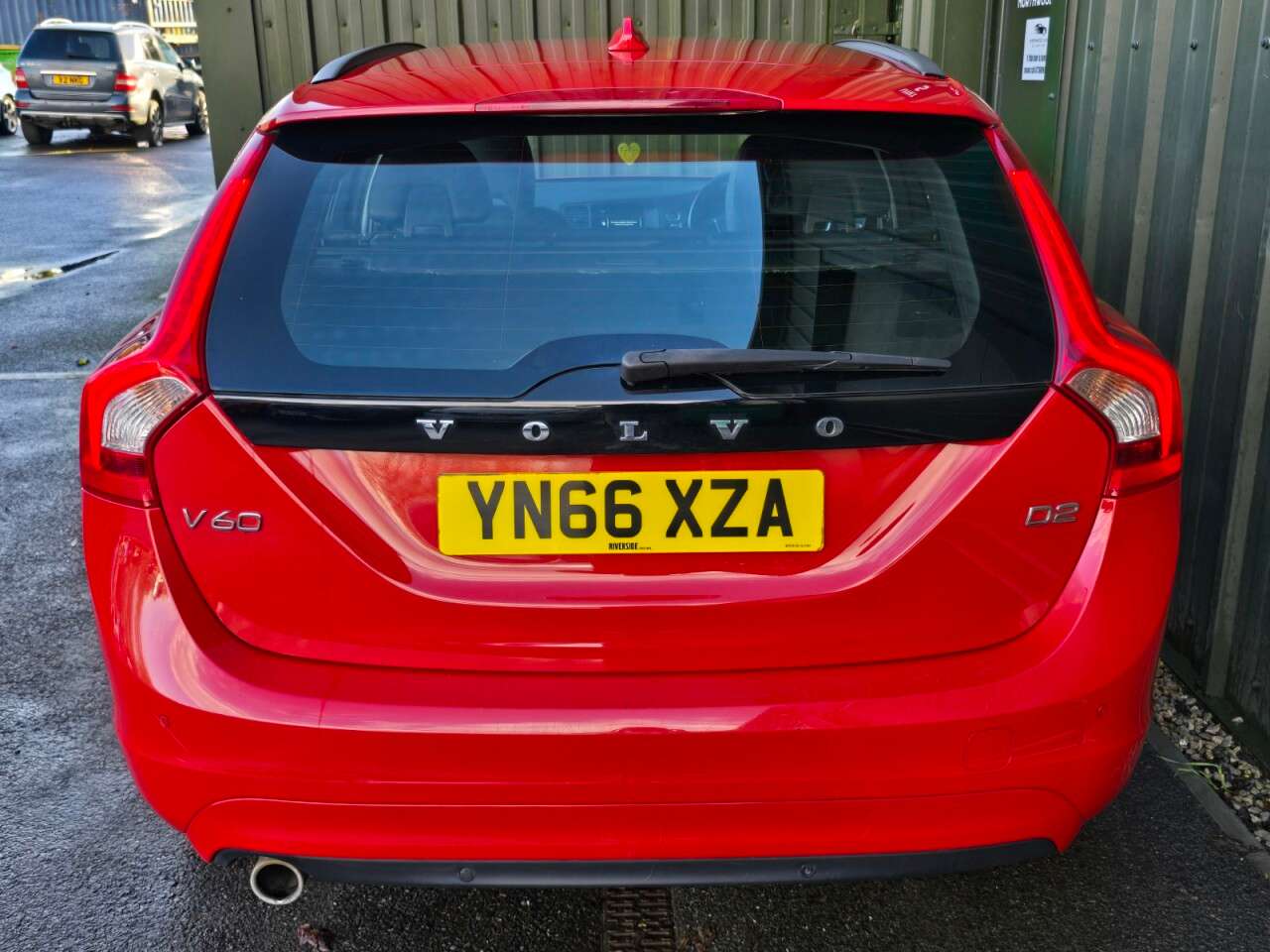 2016 VOLVO V60 2016 VOLVO V60