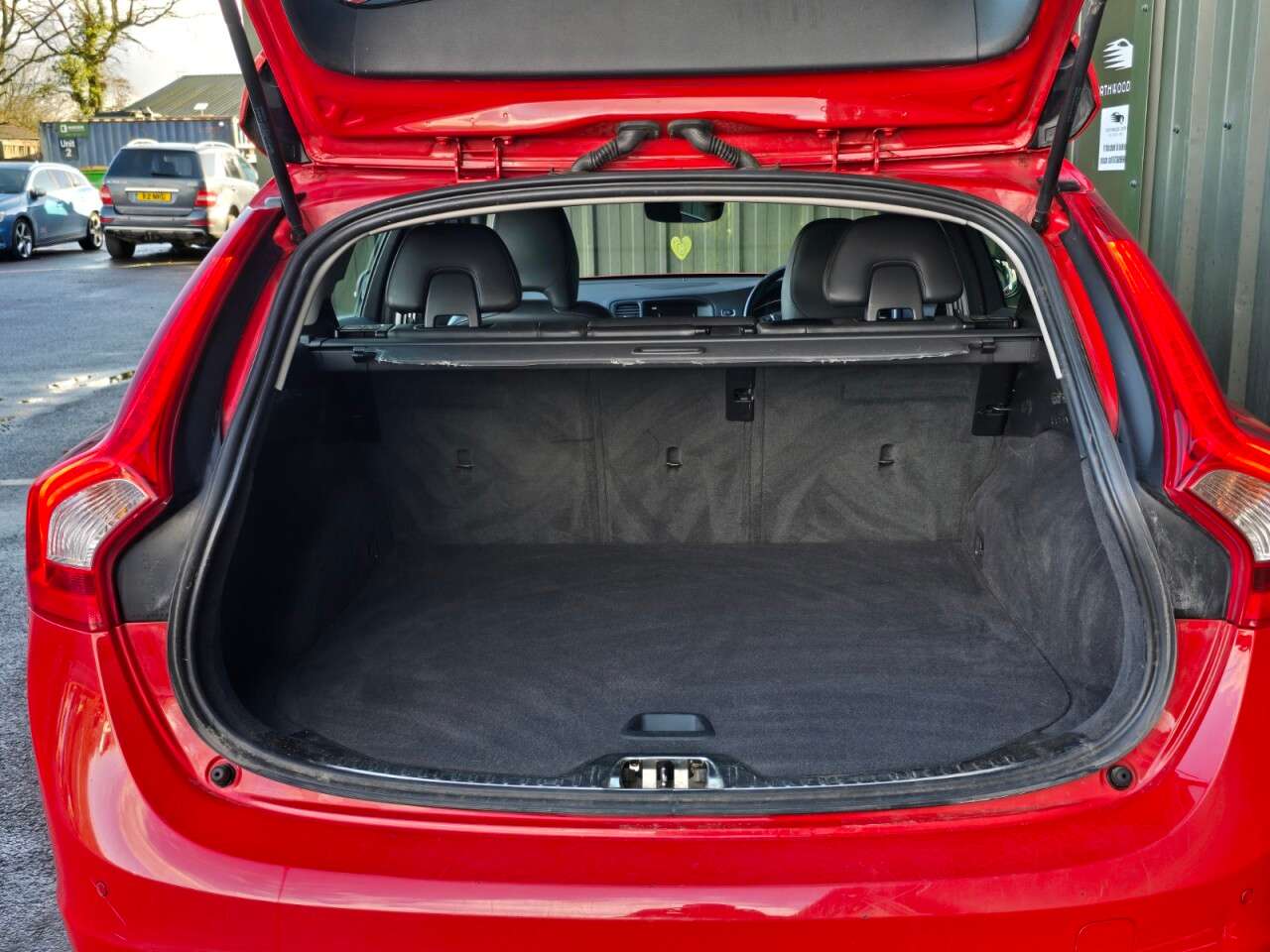 2016 VOLVO V60 2016 VOLVO V60