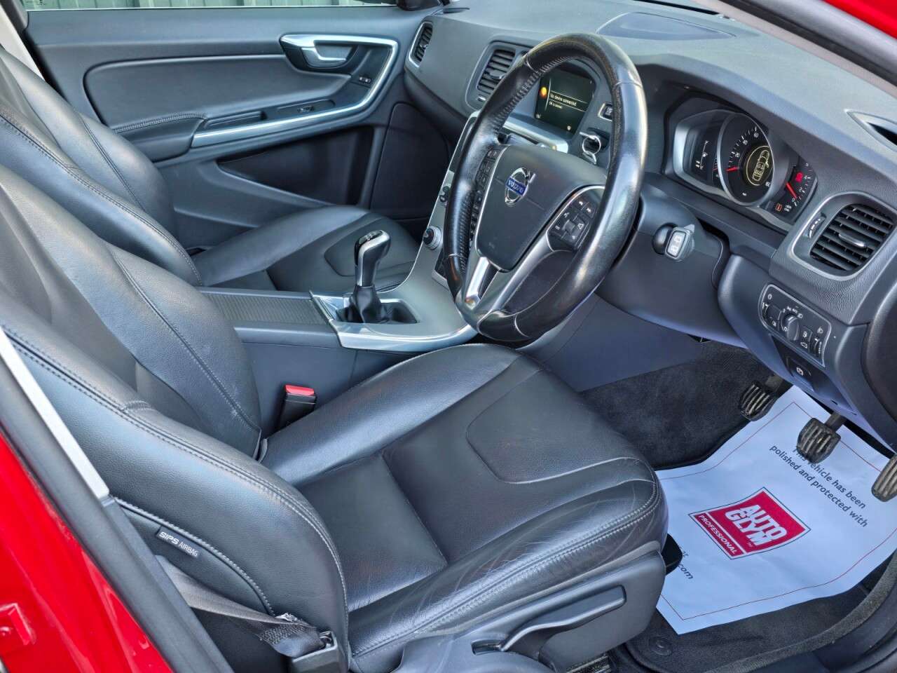 2016 VOLVO V60 2016 VOLVO V60