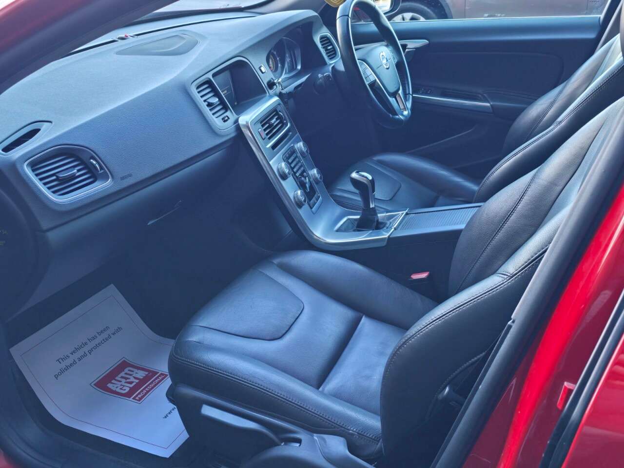 2016 VOLVO V60 2016 VOLVO V60