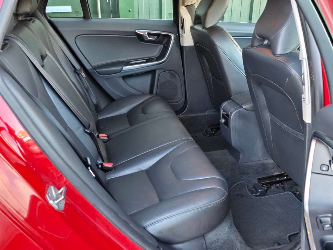 2016 VOLVO V60 2016 VOLVO V60