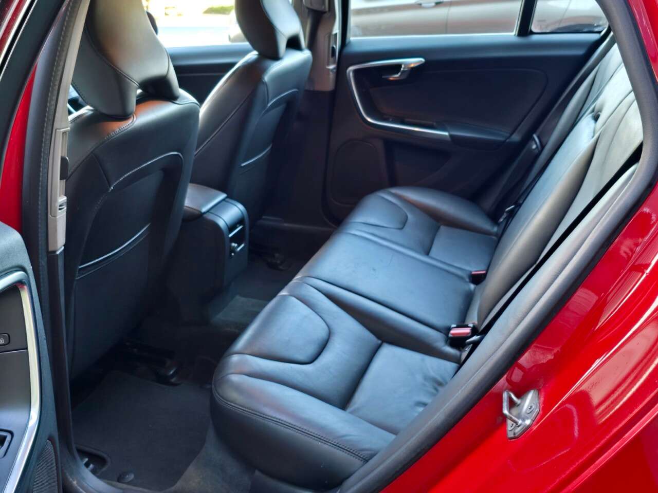 2016 VOLVO V60 2016 VOLVO V60