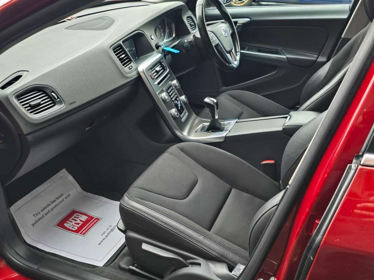 2015 VOLVO S60 2015 VOLVO S60