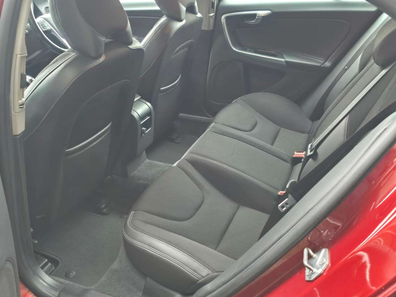 2015 VOLVO S60 2015 VOLVO S60