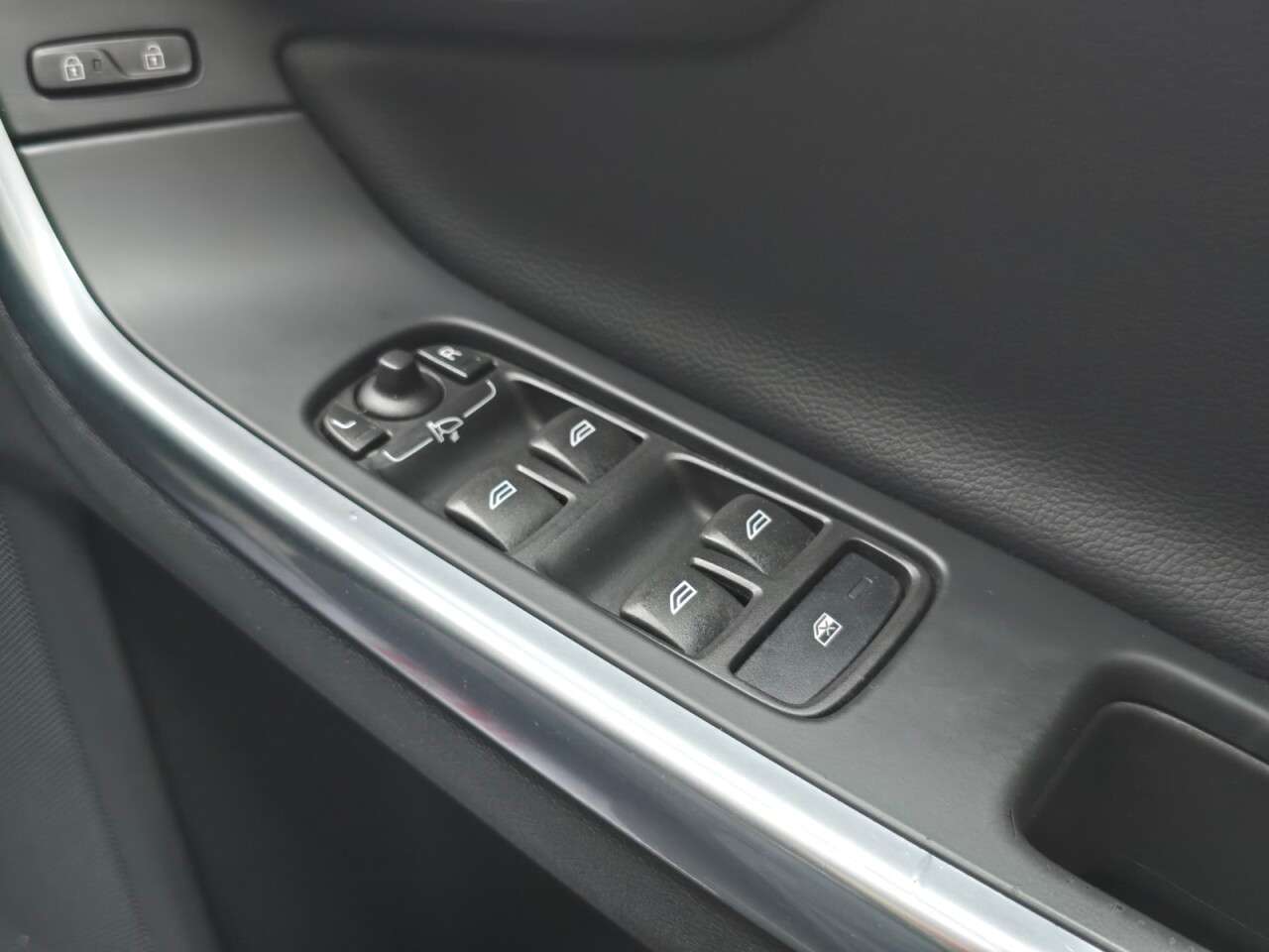 2015 VOLVO S60 2015 VOLVO S60