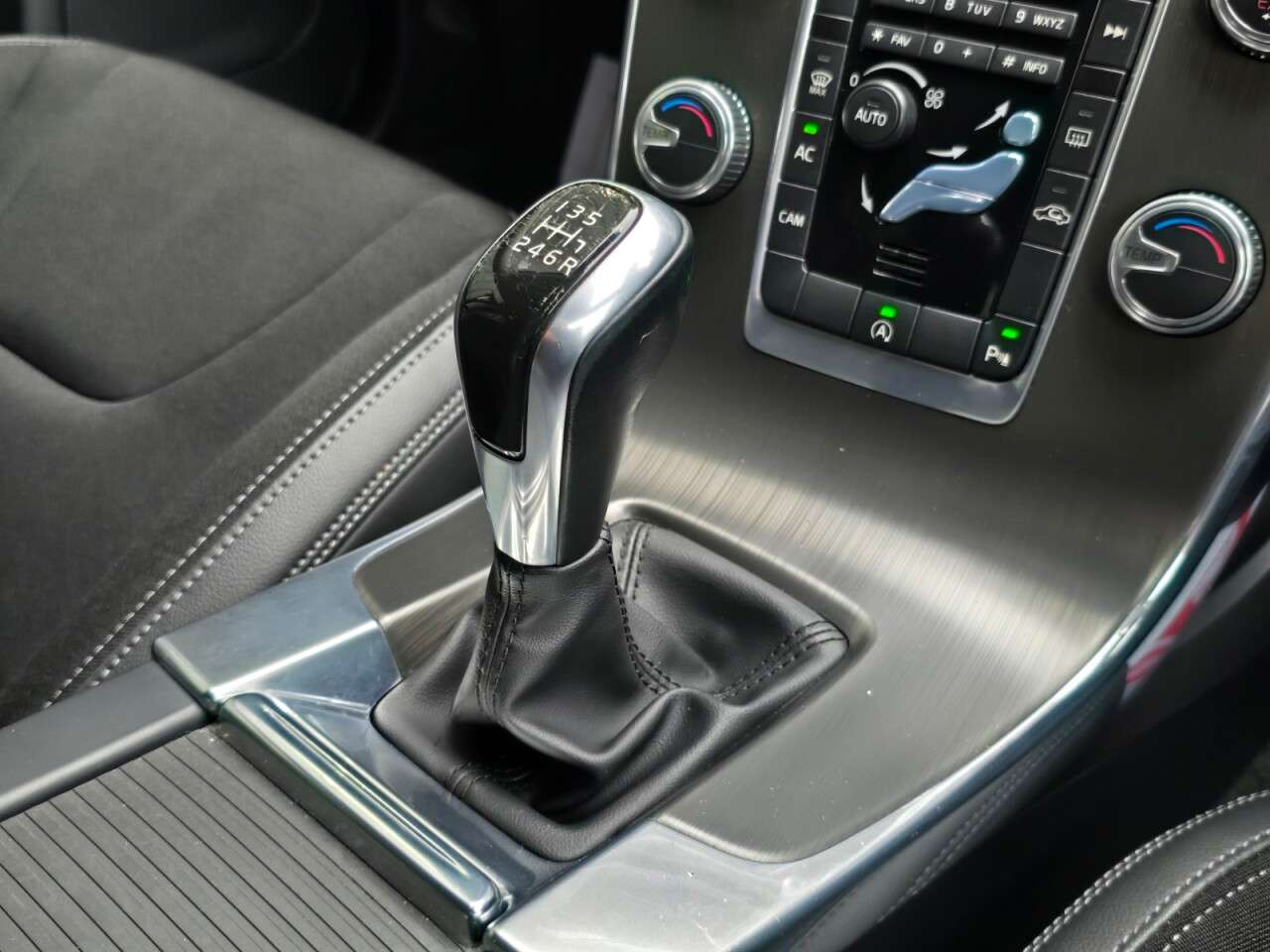 2015 VOLVO S60 2015 VOLVO S60