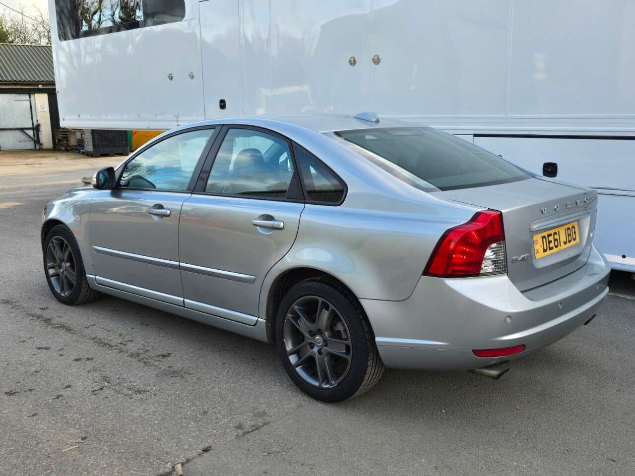 A 2011 VOLVO S40 2.0 D3 SE Lux Edition Saloon 4dr Diesel Manual Euro 5 (150 ps) Exceptional A 2011 VOLVO S40 2.0 D3 SE Lux Edition Saloon 4dr Diesel Manual Euro 5 (150 ps) Exceptional