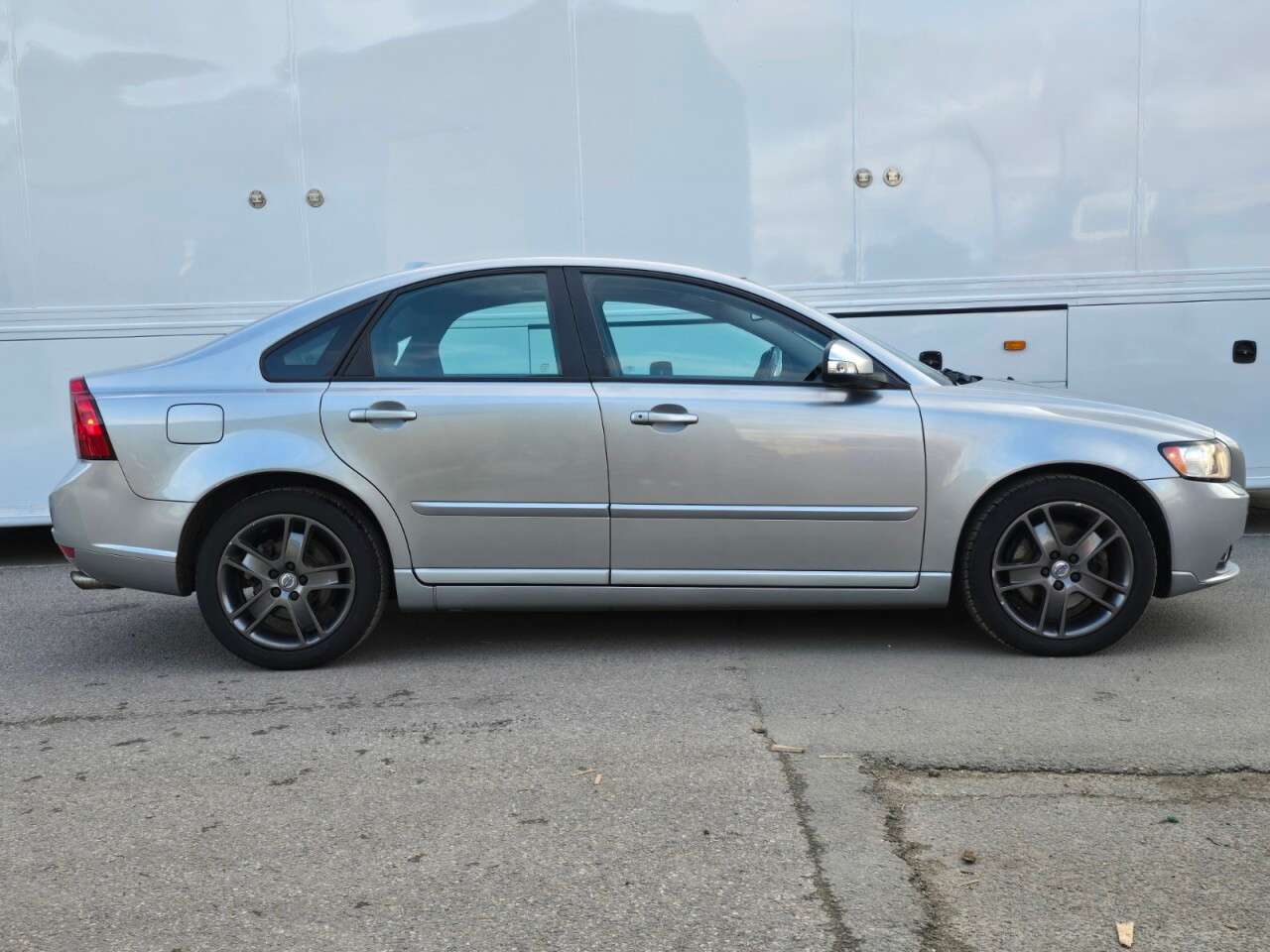 2011 VOLVO S40 2011 VOLVO S40