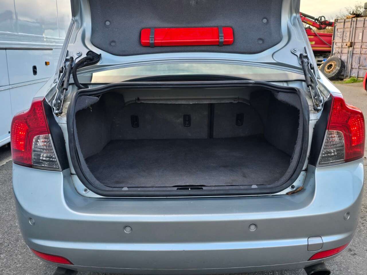 2011 VOLVO S40 2011 VOLVO S40