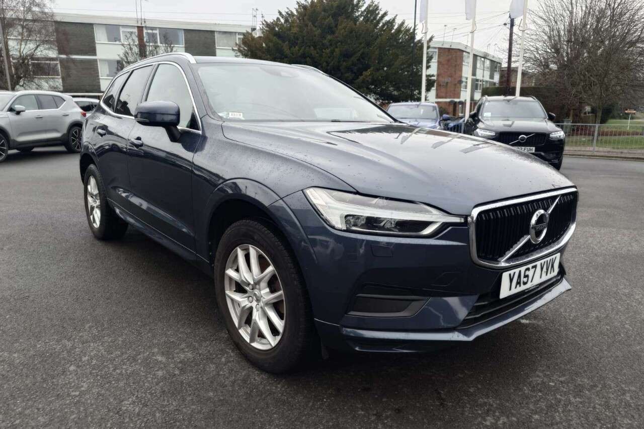 A 2018 VOLVO XC60 2.0 D4 Momentum SUV 5dr Diesel Manual AWD Euro 6 (s/s) (190 ps) AWD - Fab C A 2018 VOLVO XC60 2.0 D4 Momentum SUV 5dr Diesel Manual AWD Euro 6 (s/s) (190 ps) AWD - Fab C