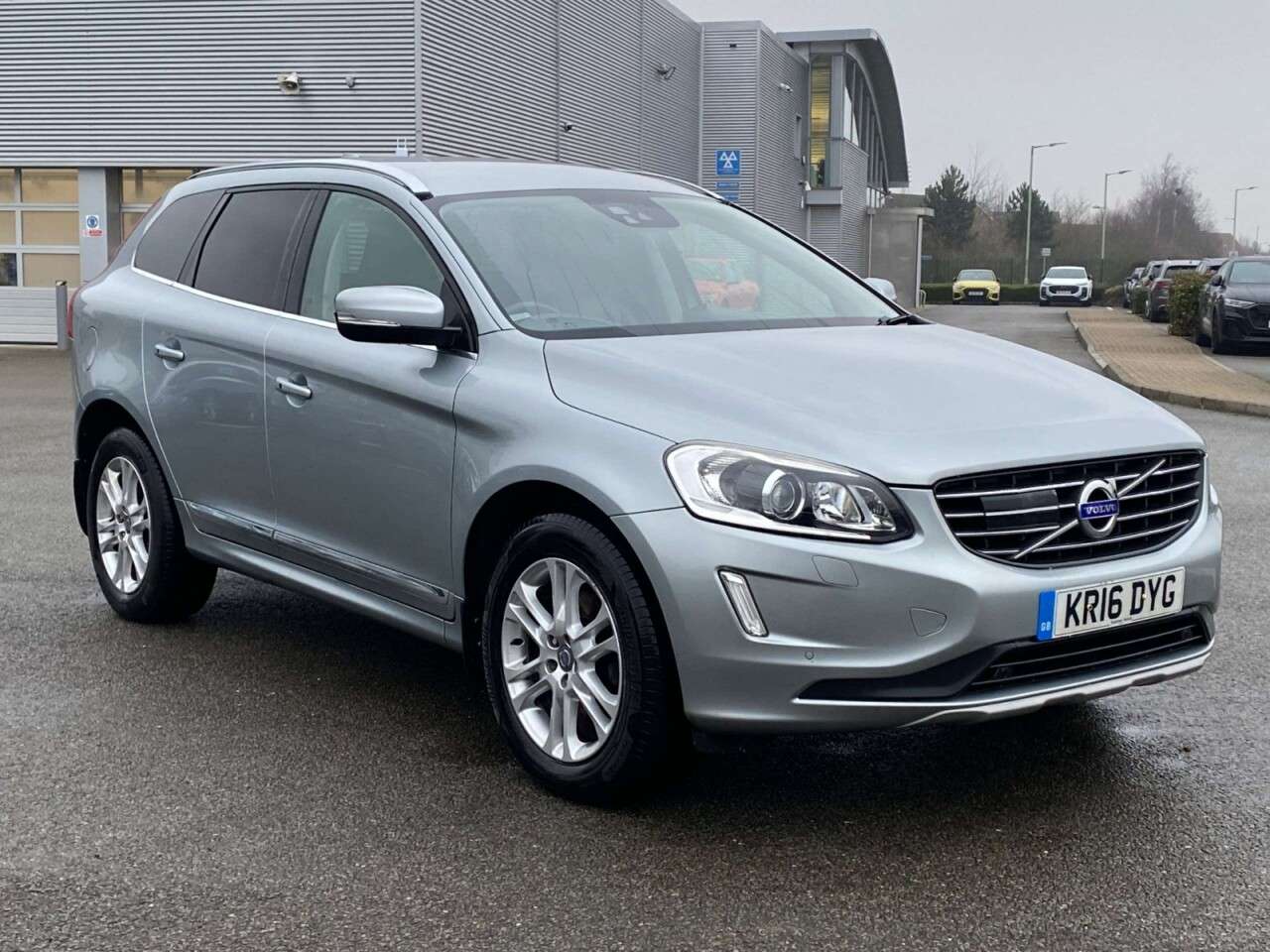 A 2016 VOLVO XC60 2.4 D5 SE Lux Nav SUV 5dr Diesel Manual AWD Euro 6 (s/s) (220 ps) Adaptive A 2016 VOLVO XC60 2.4 D5 SE Lux Nav SUV 5dr Diesel Manual AWD Euro 6 (s/s) (220 ps) Adaptive