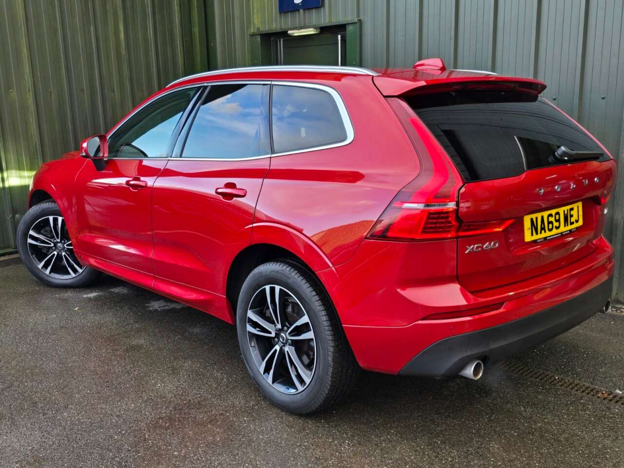 A 2019 VOLVO XC60 2.0 T4 Edition SUV 5dr Petrol Auto Euro 6 (s/s) (190 ps) Heated Leather - L A 2019 VOLVO XC60 2.0 T4 Edition SUV 5dr Petrol Auto Euro 6 (s/s) (190 ps) Heated Leather - L