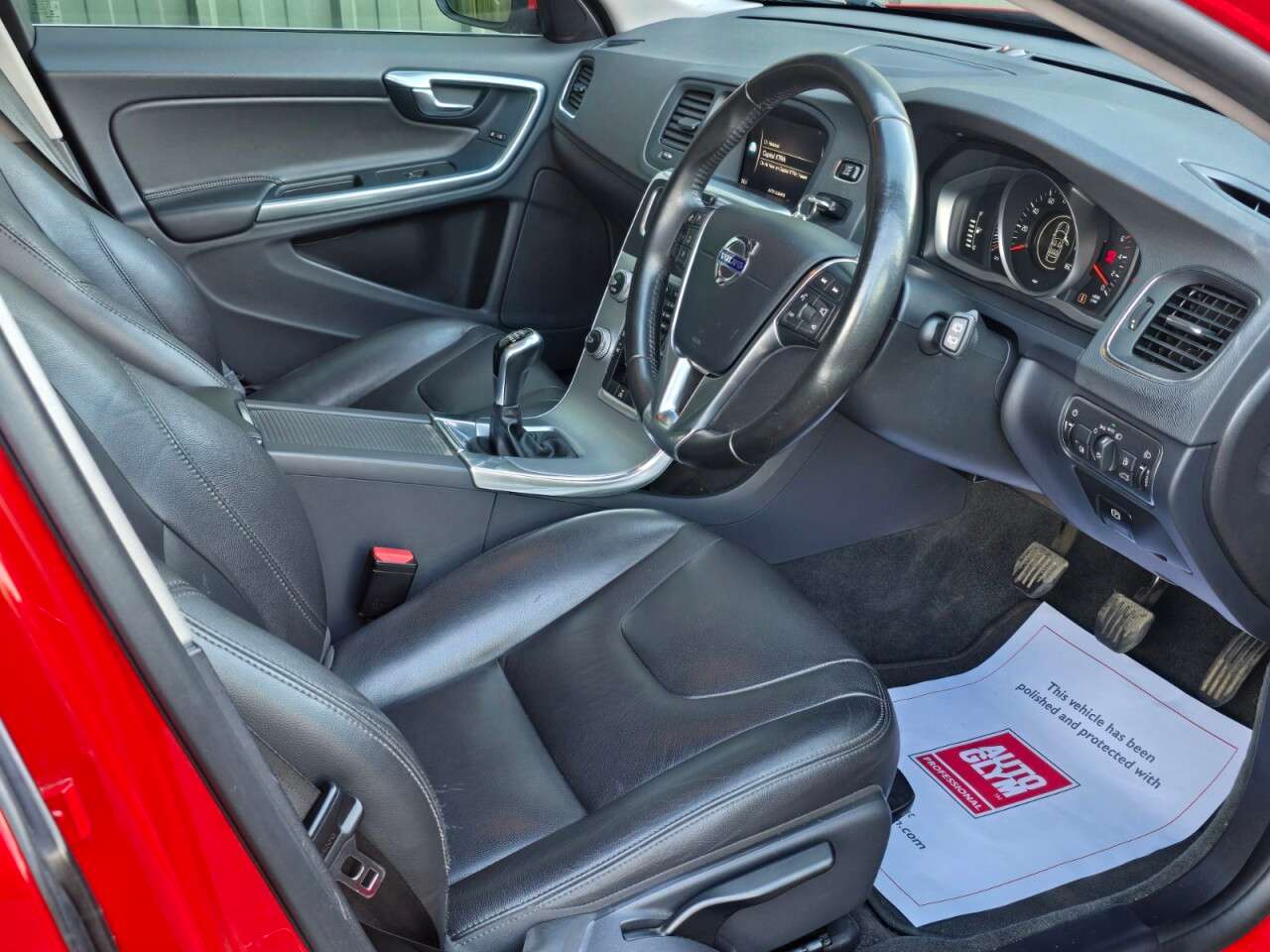 2018 VOLVO V60 2018 VOLVO V60