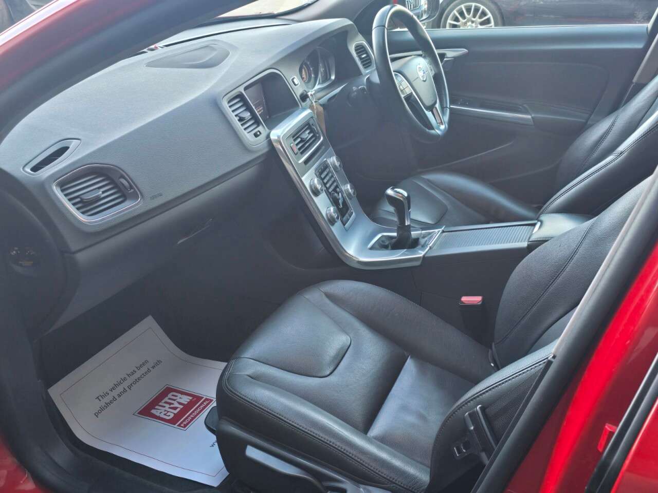 2018 VOLVO V60 2018 VOLVO V60