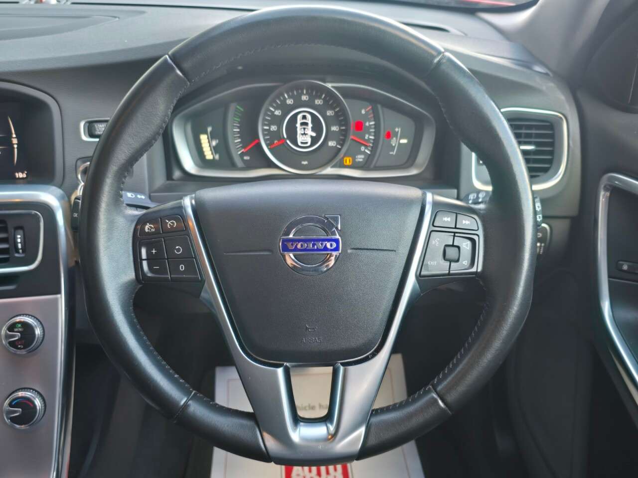 2018 VOLVO V60 2018 VOLVO V60