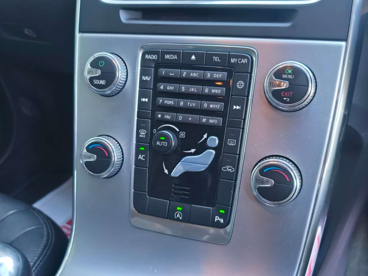 2018 VOLVO V60 2018 VOLVO V60