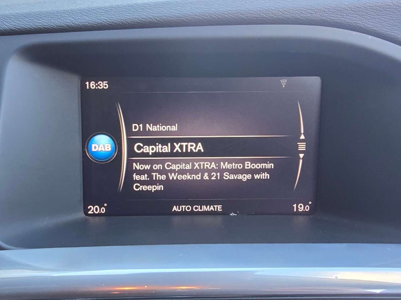 2018 VOLVO V60 2018 VOLVO V60