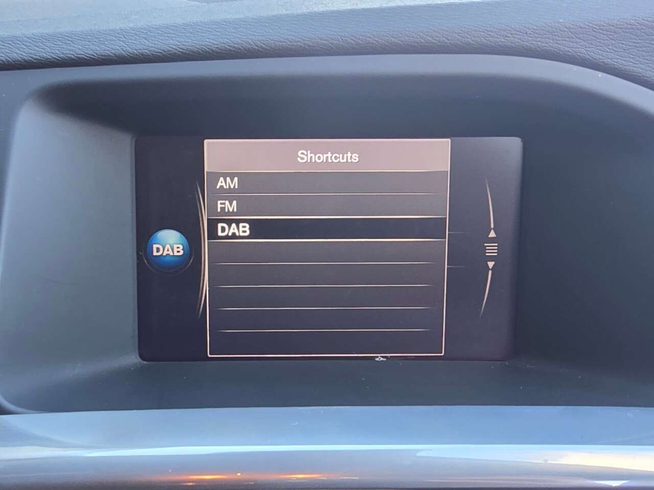 2018 VOLVO V60 2018 VOLVO V60