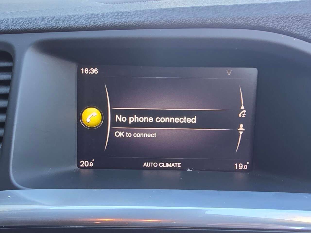 2018 VOLVO V60 2018 VOLVO V60