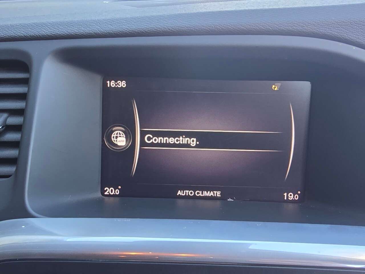 2018 VOLVO V60 2018 VOLVO V60