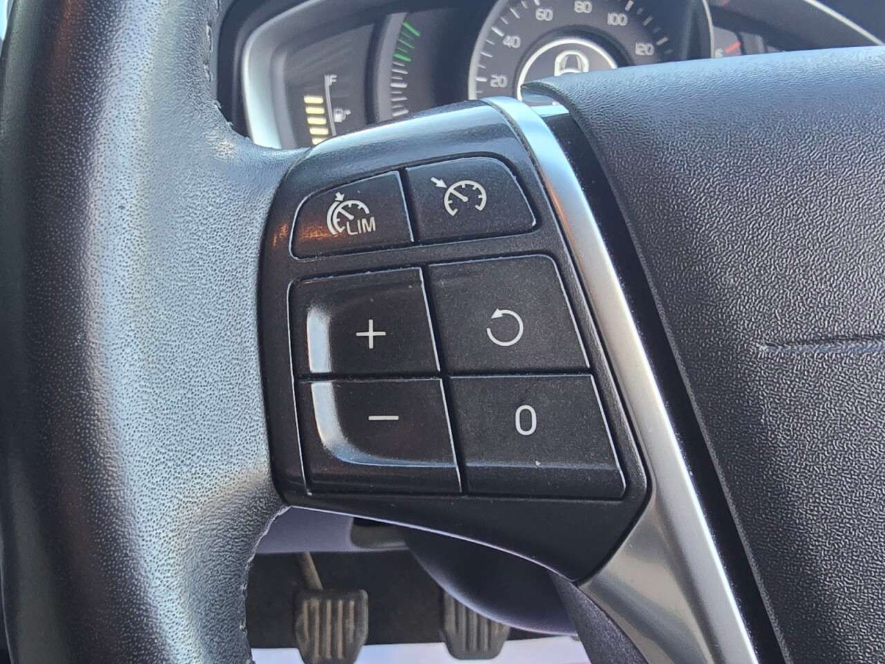 2018 VOLVO V60 2018 VOLVO V60